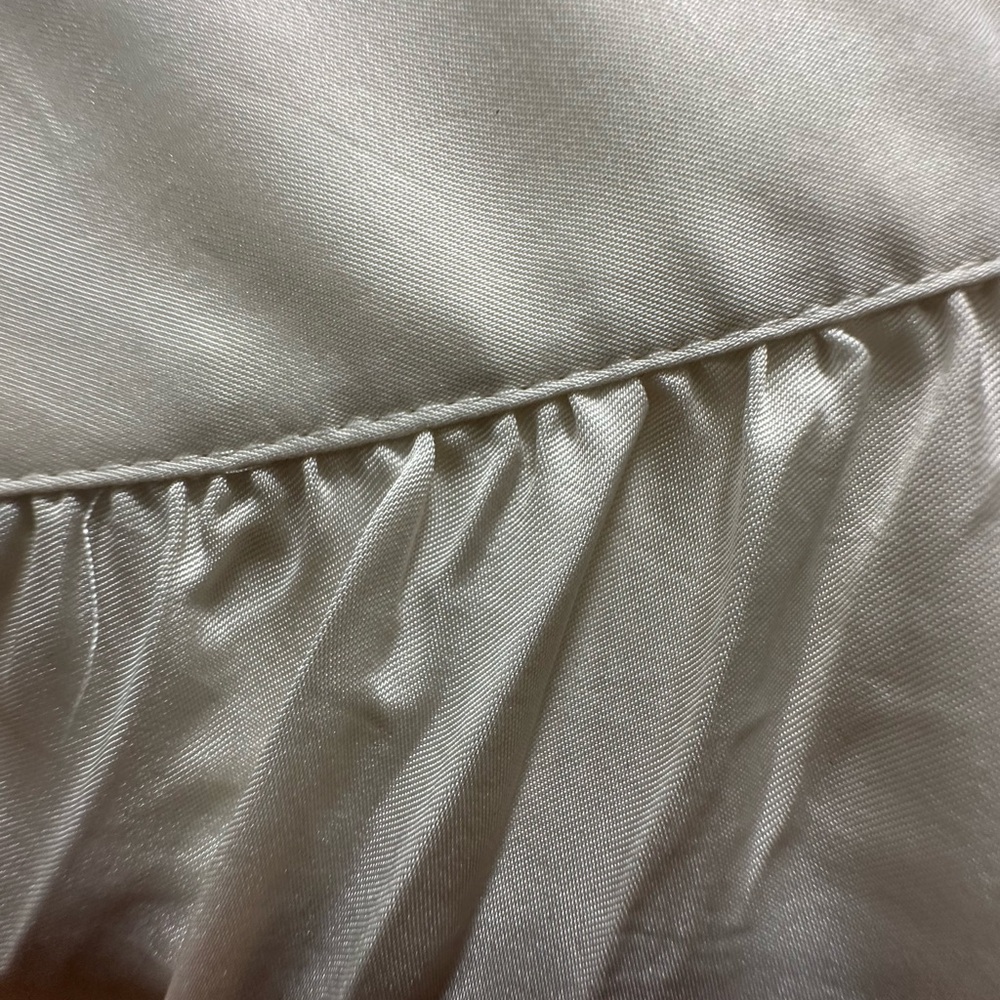 Express Classic Cream Button-Down Blouse - Picture 4 of 5